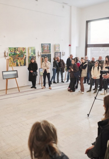 Imagini de la vernisajul expoziției "La Tescani, artiști băcăuani" - 9 martie 2023, Bacău